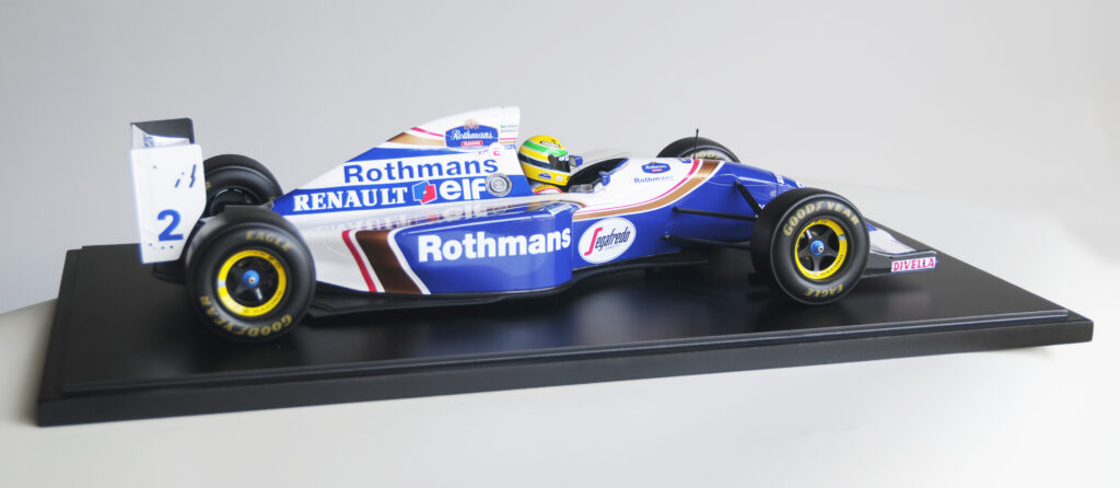 1_8_Williams_FW16_Seite